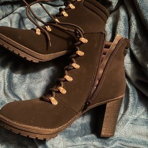 Black Boots with Heel